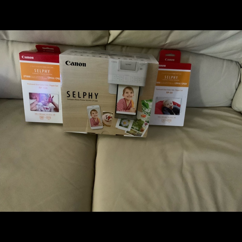 Selphy CP1300 Compact Printer +2 Boxes 4 x 6 Paper